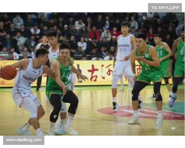 CBA精彩瞬间回顾：难忘的赛场记忆